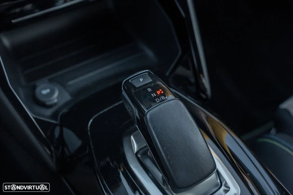 Peugeot e-2008 50 kWh GT - 16