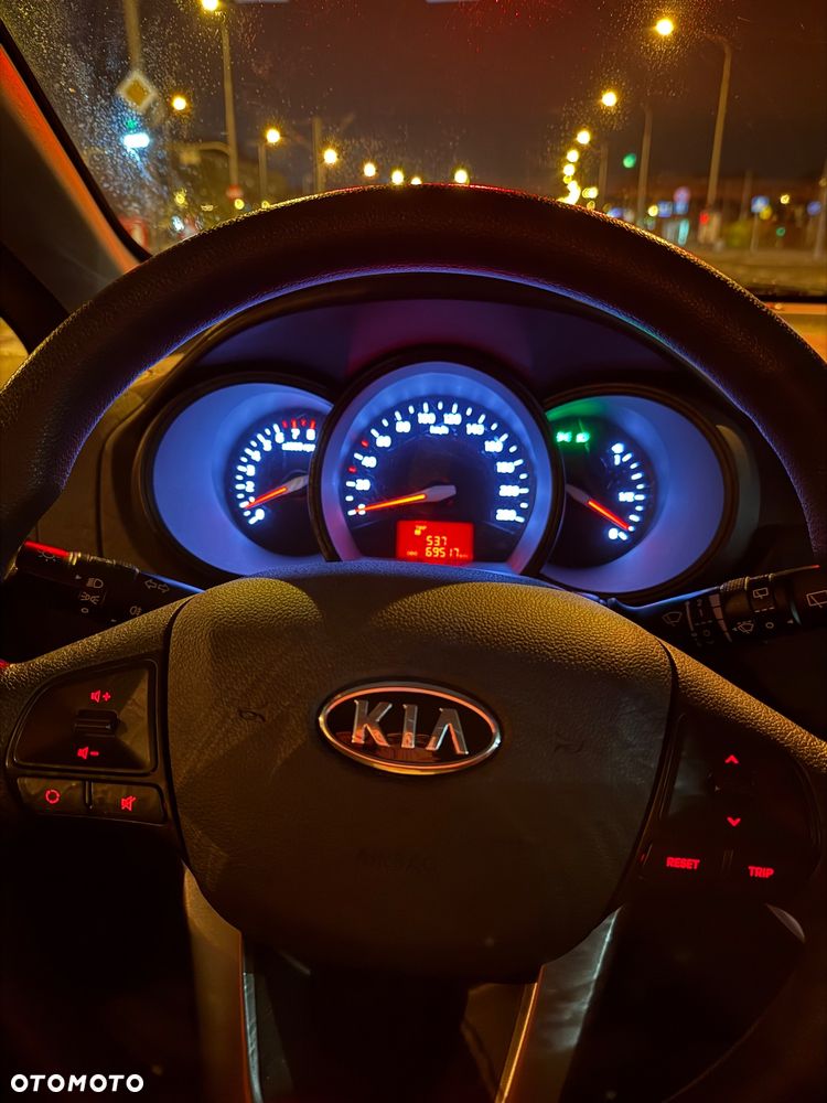 Kia Rio 1.2 Attract - 13