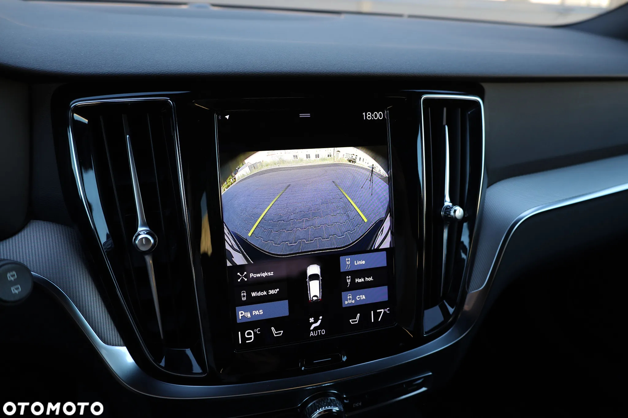 Volvo V60 T6 AWD Recharge Geartronic RDesign - 12
