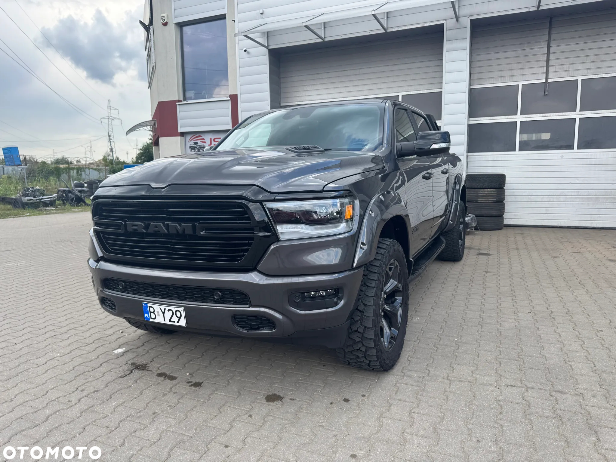 RAM 1500 Crew Cab Laramie - 10