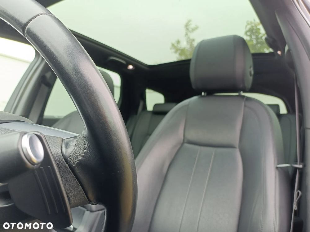 Land Rover Discovery Sport TD4 HSE Luxury - 11