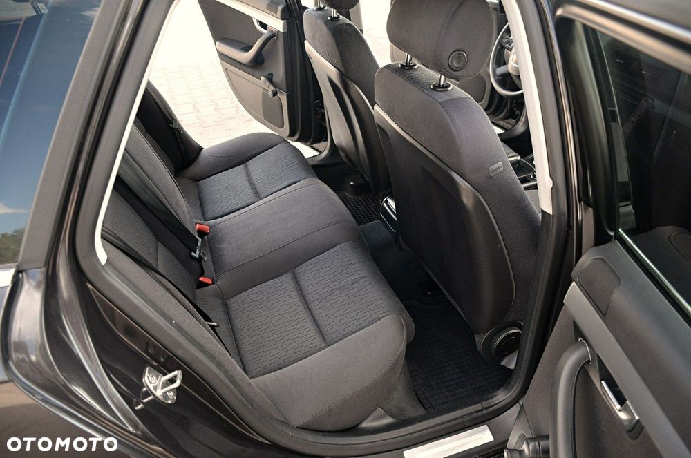 Audi A4 Avant - 19