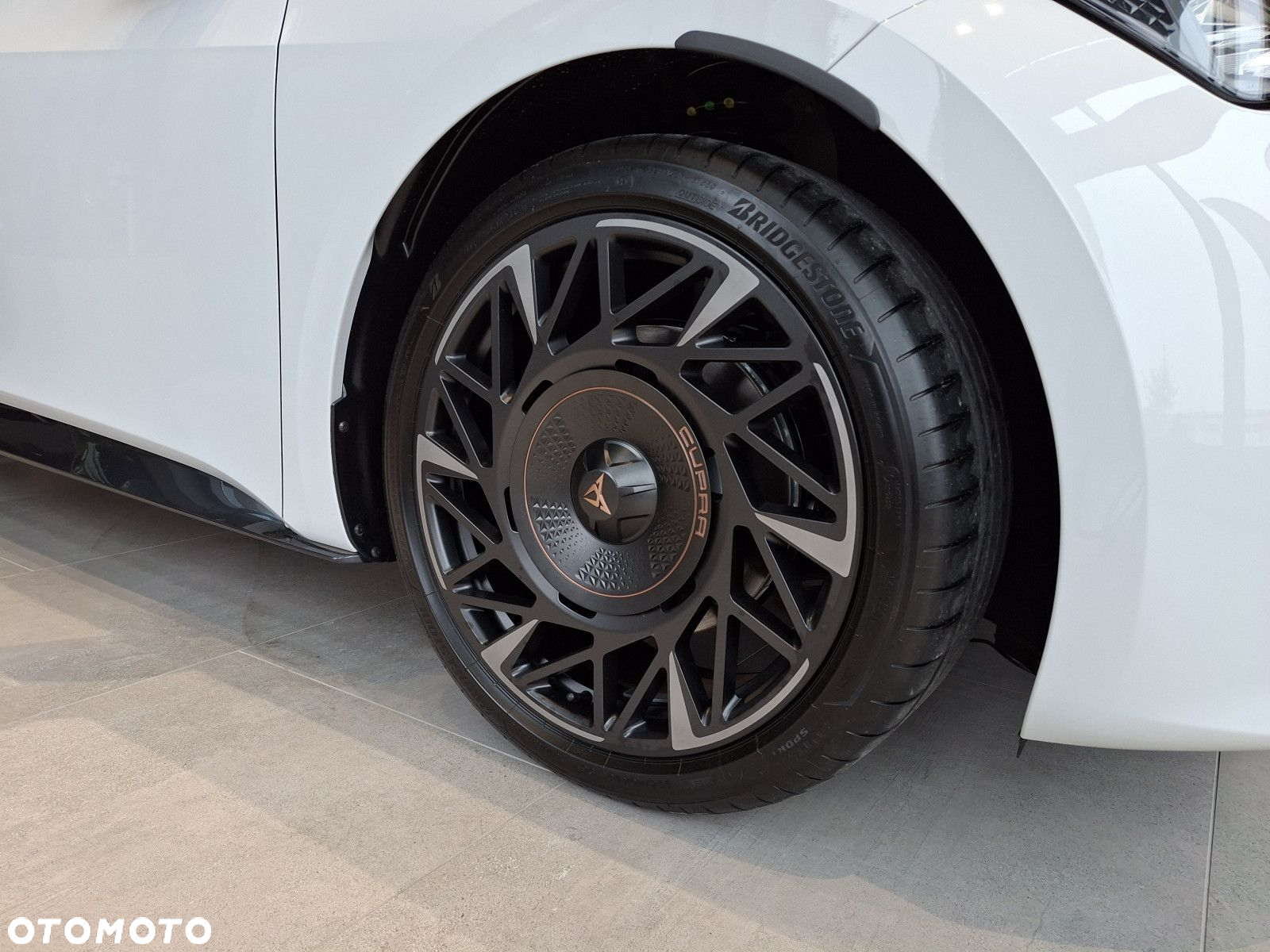 Cupra Born - 8