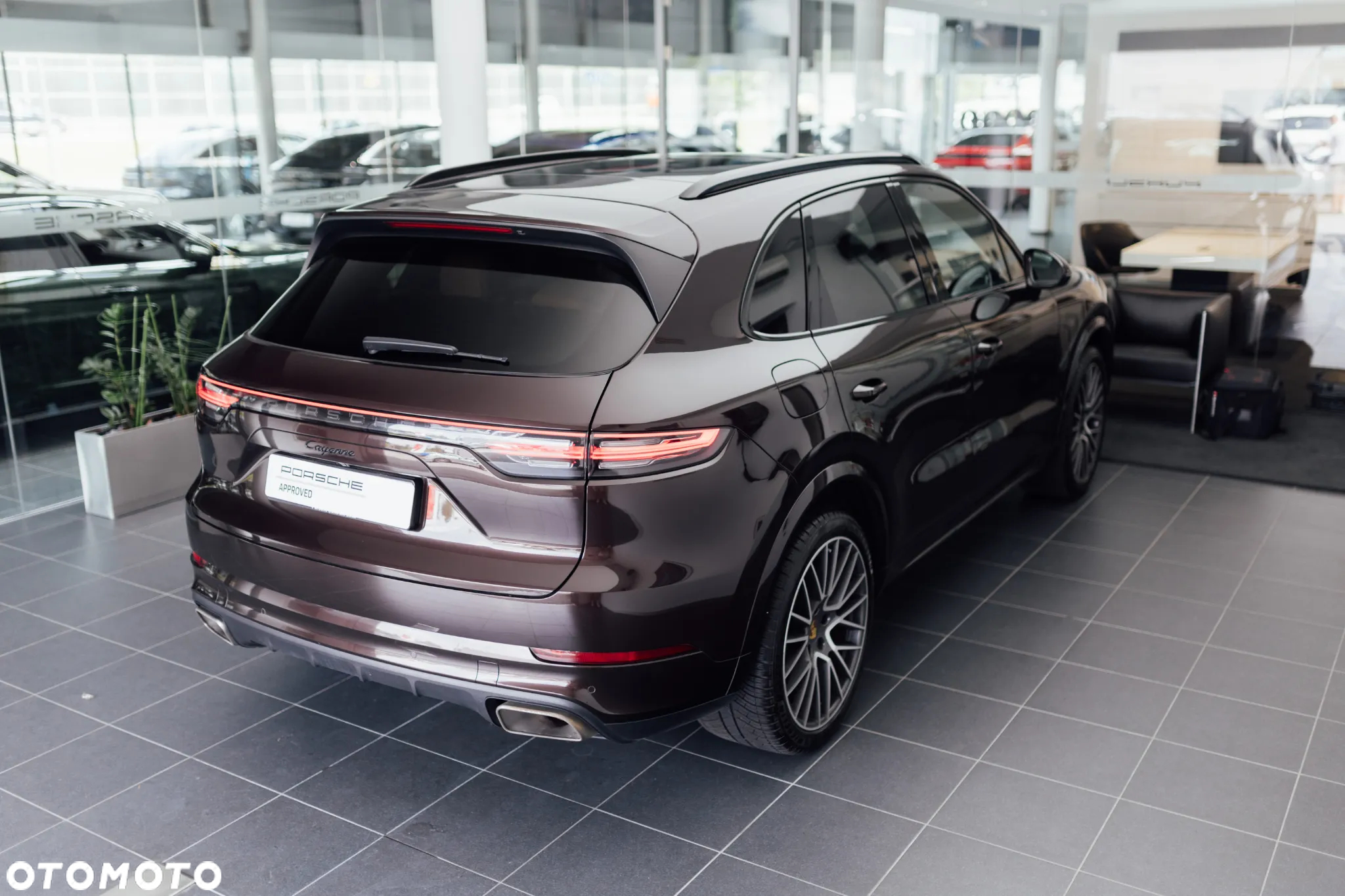 Porsche Cayenne Standard - 12