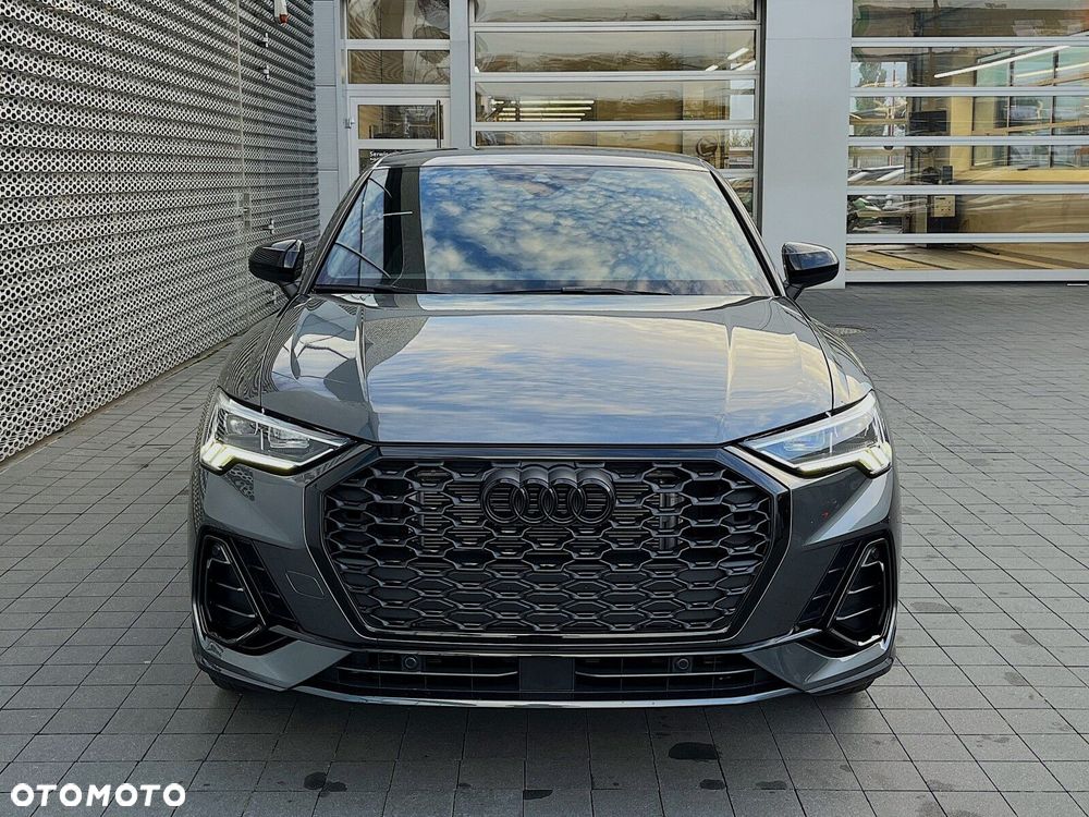 Audi Q3 Sportback - 9