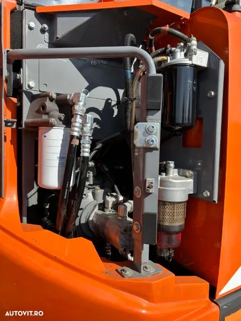 Hitachi ZX135US-6 - 11