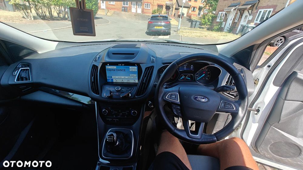 Ford Kuga - 4