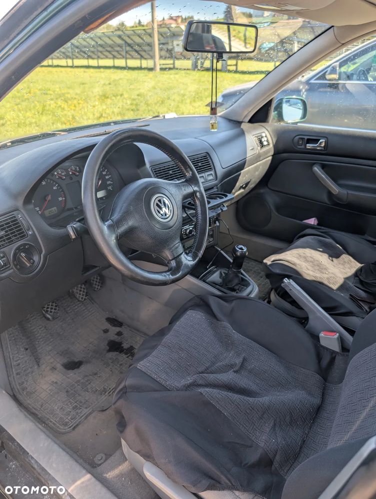 Volkswagen Golf 1.9 TDI - 8