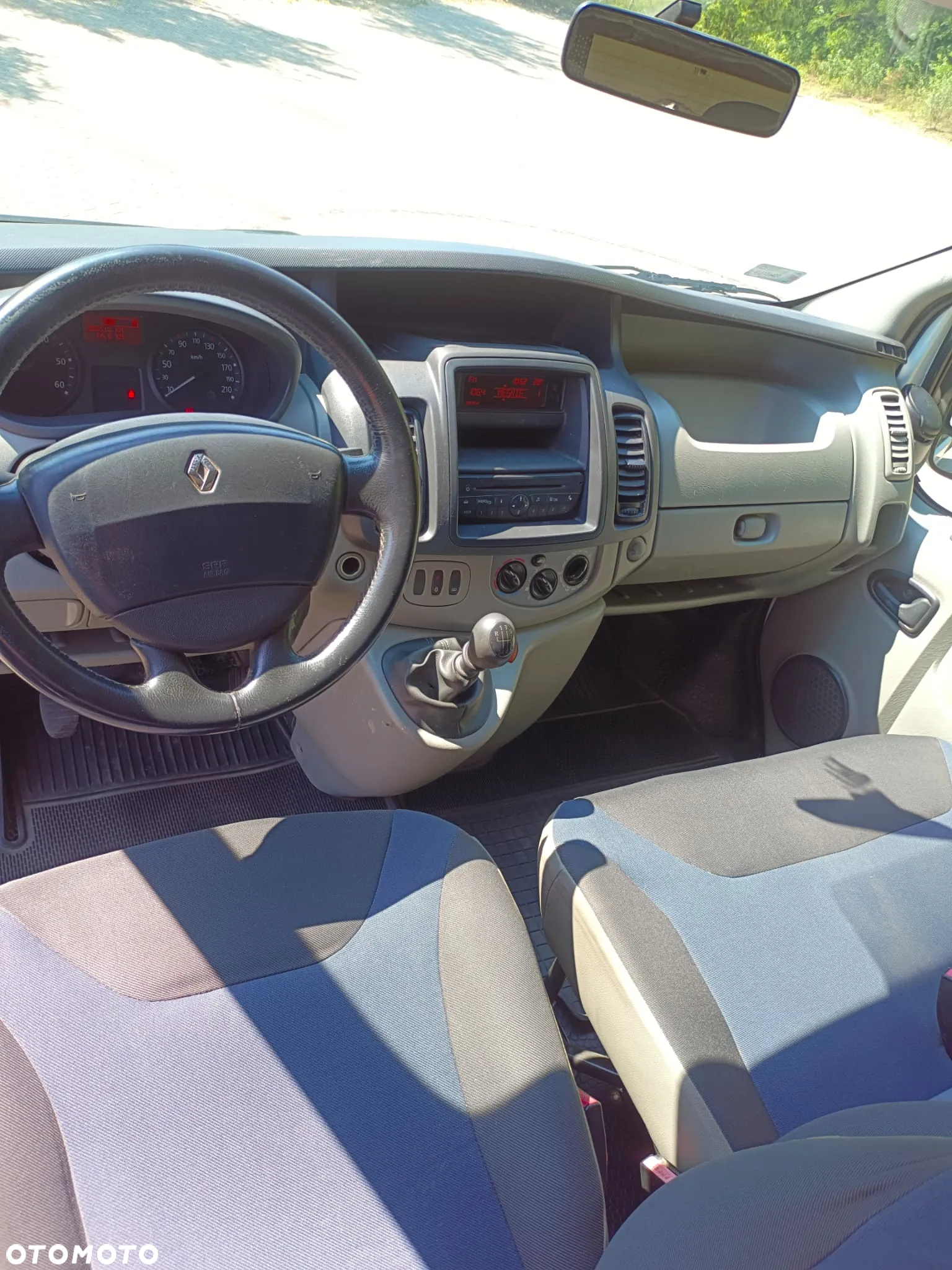 Renault Trafic 2.0 DCI - 8