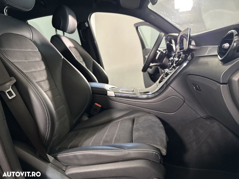 Mercedes-Benz GLC Coupe 300 e 4MATIC - 12