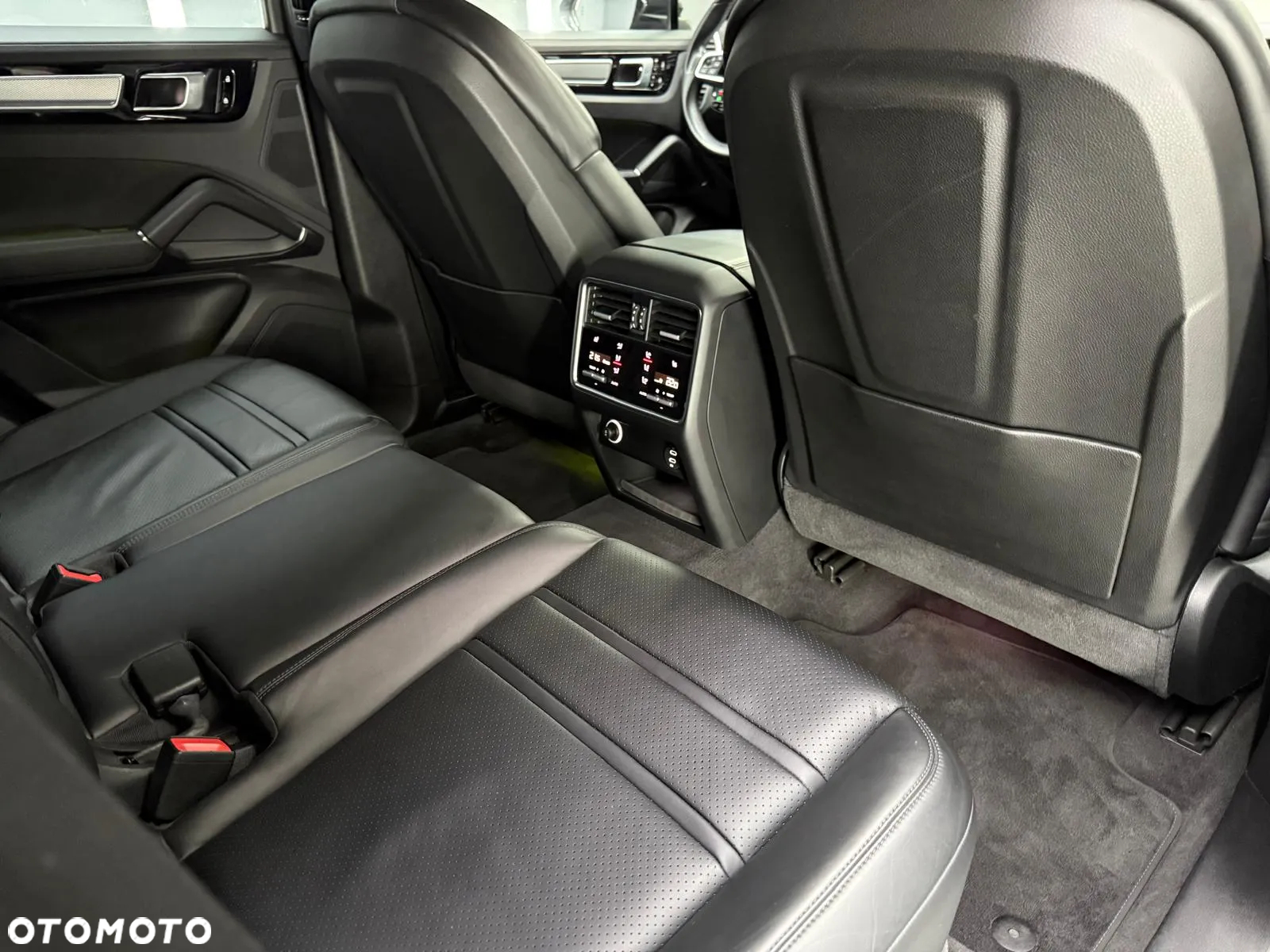 Porsche Cayenne E-Hybrid Platinum Edition - 35