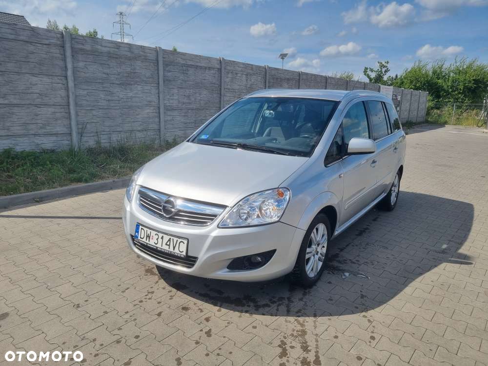 Opel Zafira 1.8 Cosmo - 1
