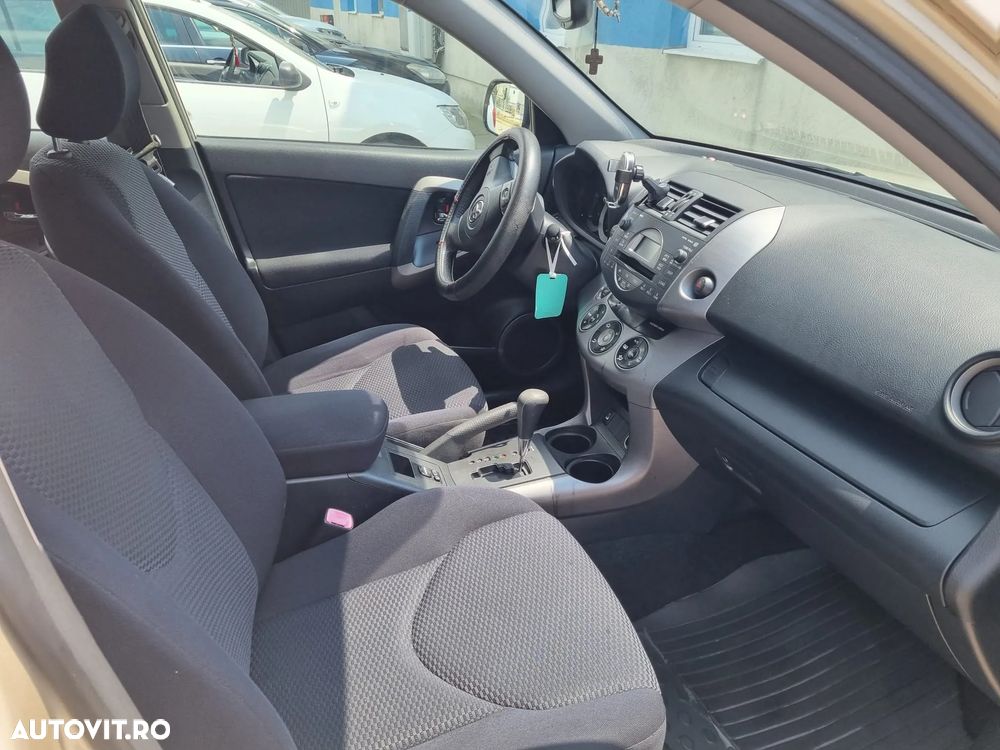 Toyota RAV4 2.0 Aut Executive - 14