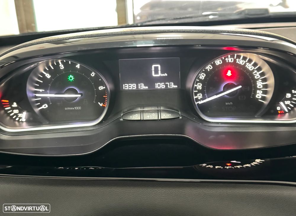 Peugeot 208 1.2 PureTech Style - 9