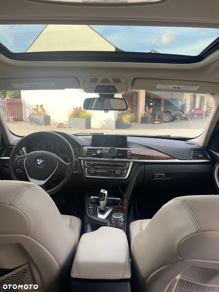 BMW Seria 3 328i xDrive Luxury Line - 9