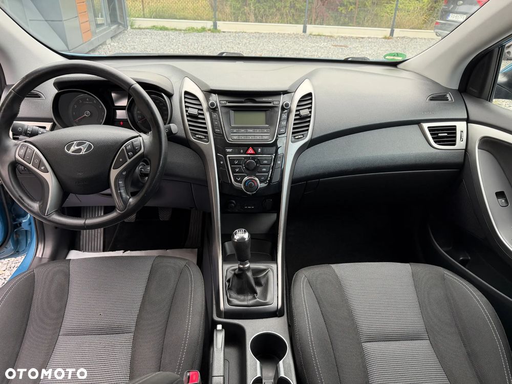 Hyundai i30 1.6 Comfort - 16
