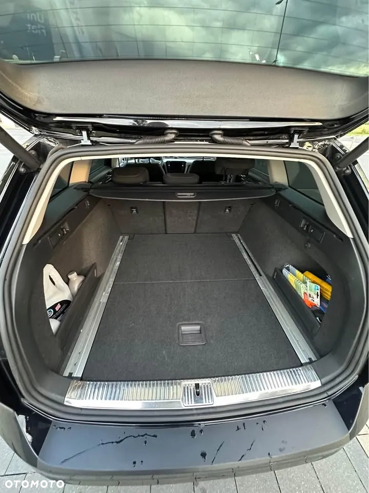 Volkswagen Passat - 17