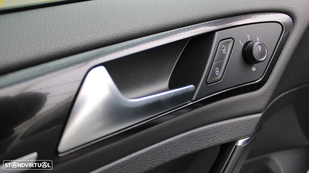 VW Golf GTI Performance BlueMotion - 37