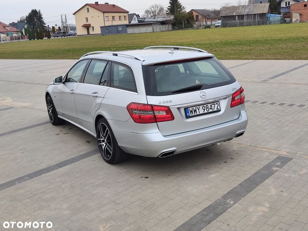 Mercedes-Benz Klasa E 200 CDI DPF BlueEFFICIENCY Automatik Avantgarde - 3