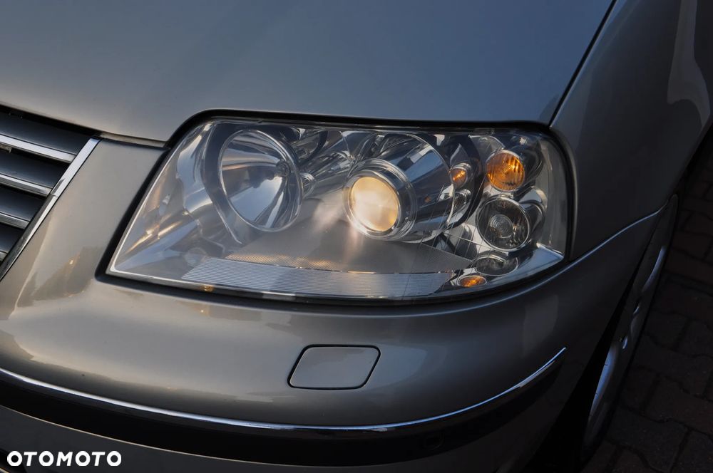 Volkswagen Sharan 2.0 TDI Exclusive Edition - 32