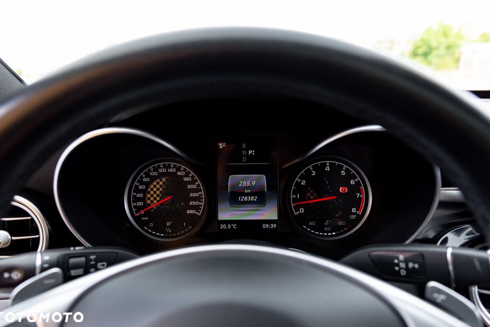 Mercedes-Benz Klasa C 450 AMG 4Matic 7G-TRONIC - 31