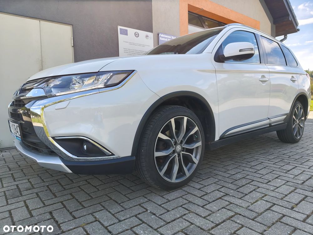 Mitsubishi Outlander 2.0 4WD CVT Diamant Edition+ - 11
