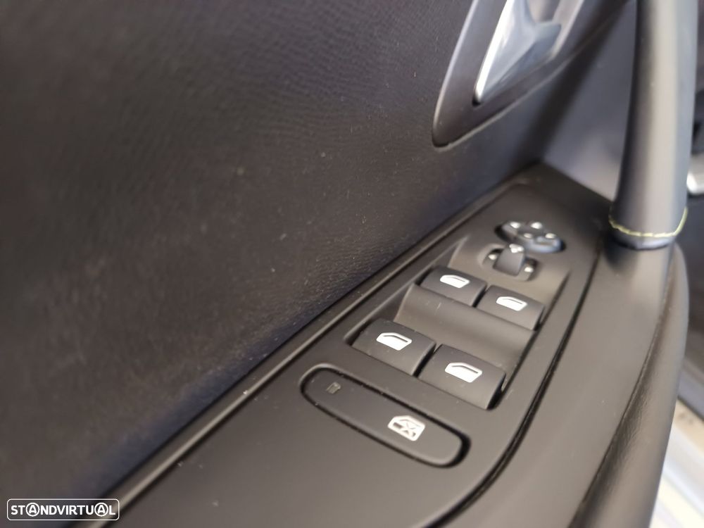 Peugeot 208 PureTech 130 EAT8 GT Pack - 37