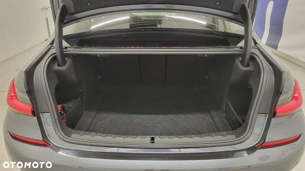 BMW Seria 3 - 24