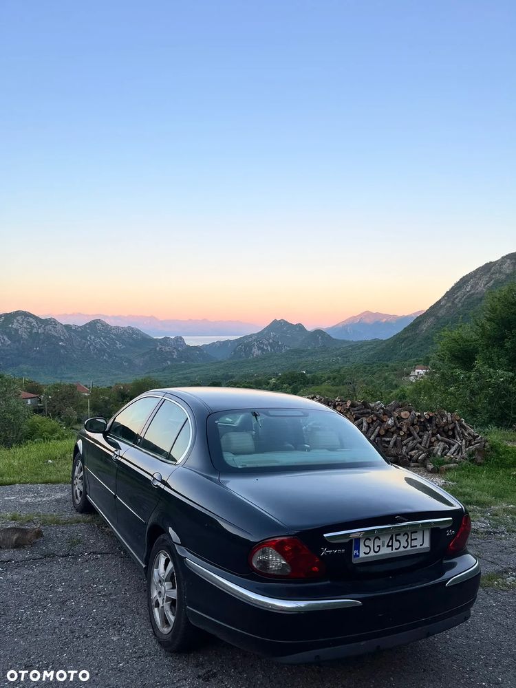 Jaguar X-Type 2.0 - 10