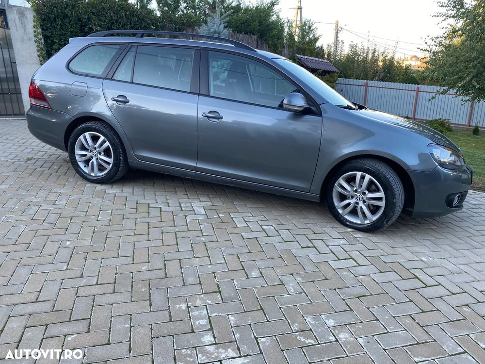 Volkswagen Golf - 1
