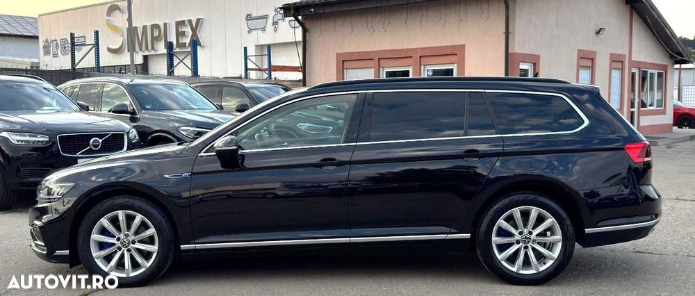 Volkswagen Passat - 4