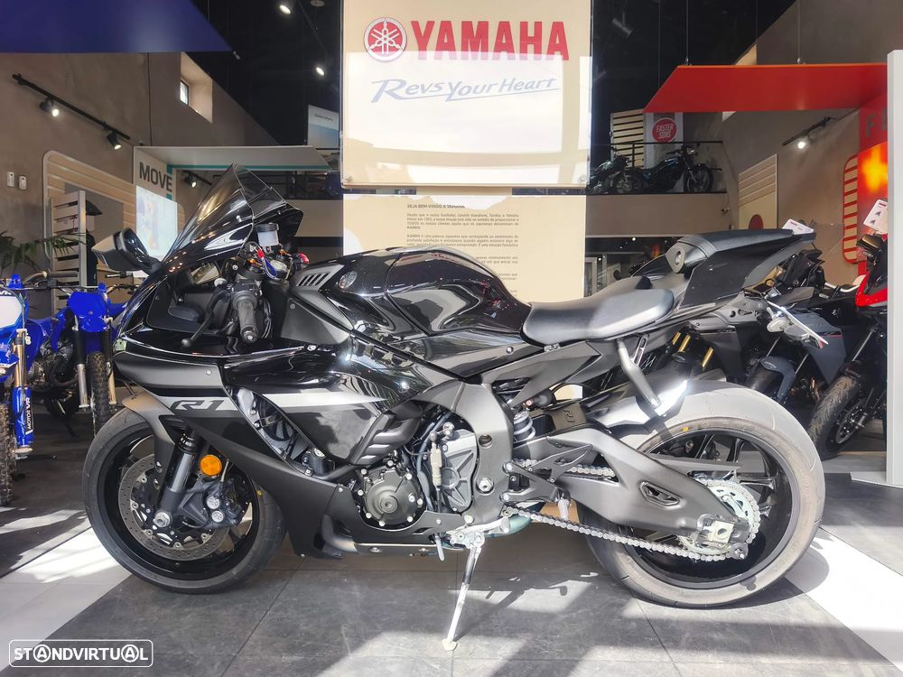 Yamaha YZF R1 - 8