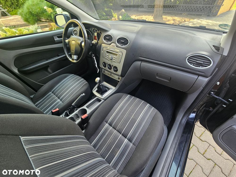 Ford Focus 1.8 FF Ambiente - 26