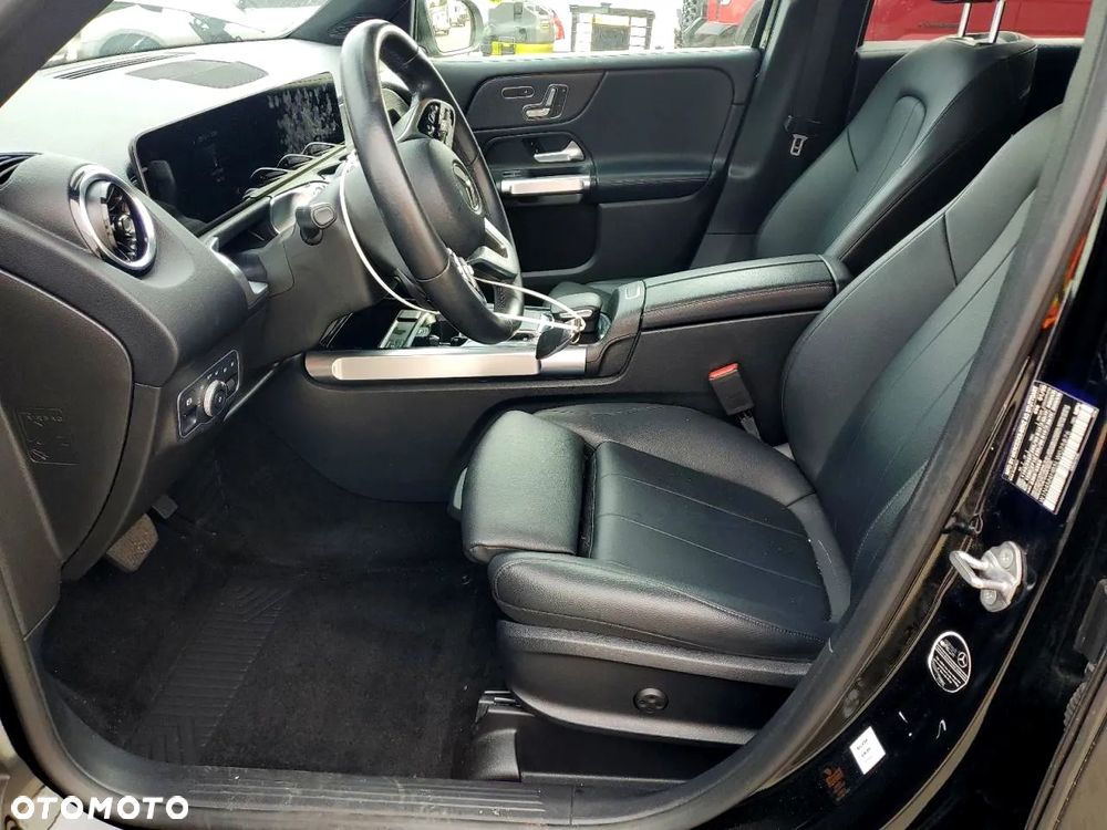 Mercedes-Benz GLB 250 4Matic 8G-DCT - 8