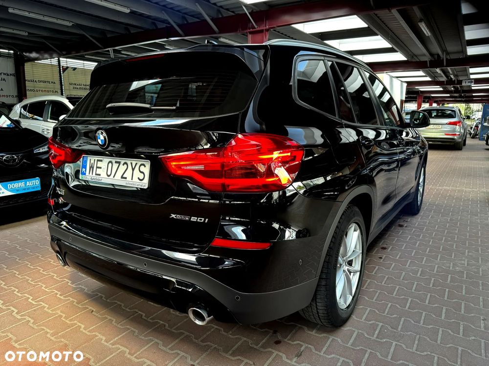 BMW X3 xDrive20i Advantage - 10
