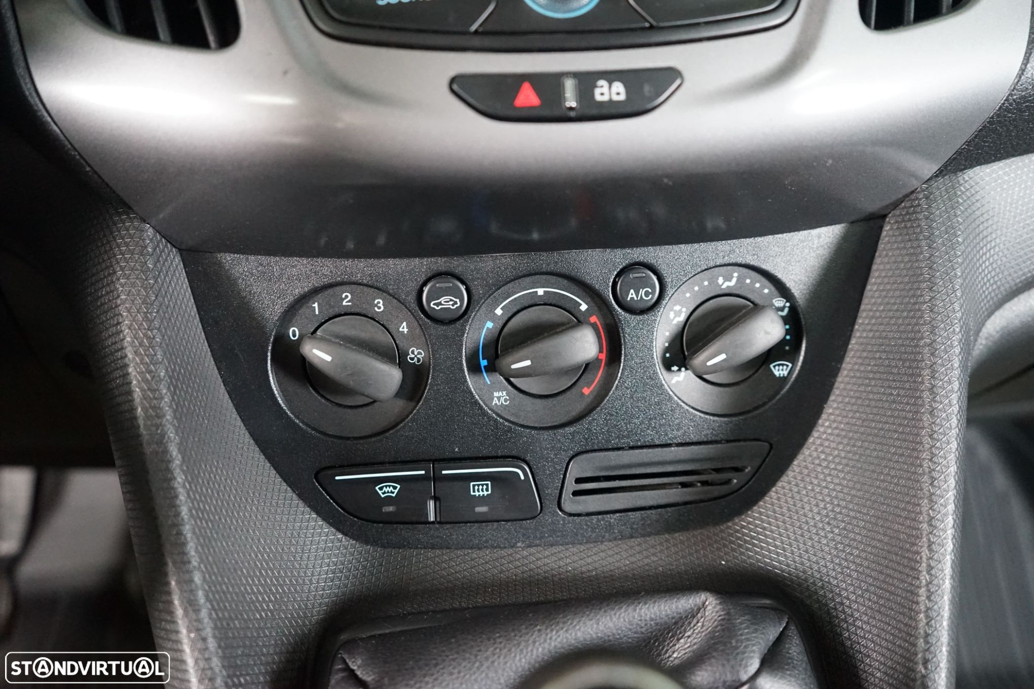 Ford Transit Connect 1.5 TDCi 200 L1 Ambiente - 28