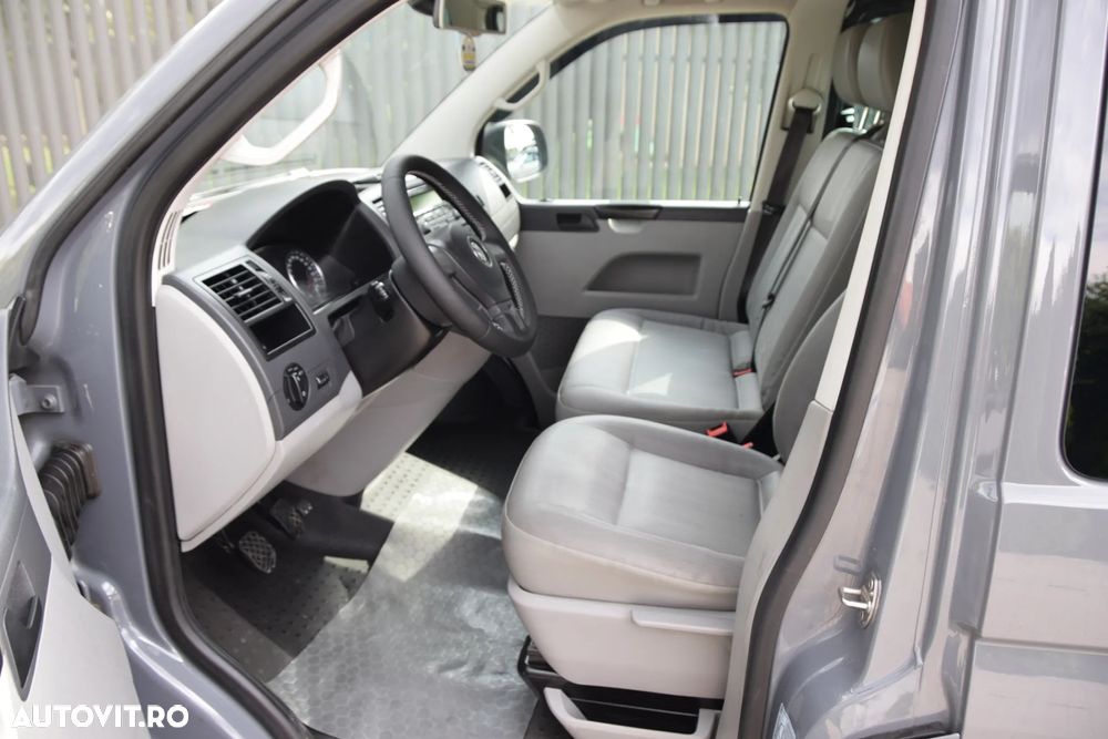 Volkswagen Caravelle - 15