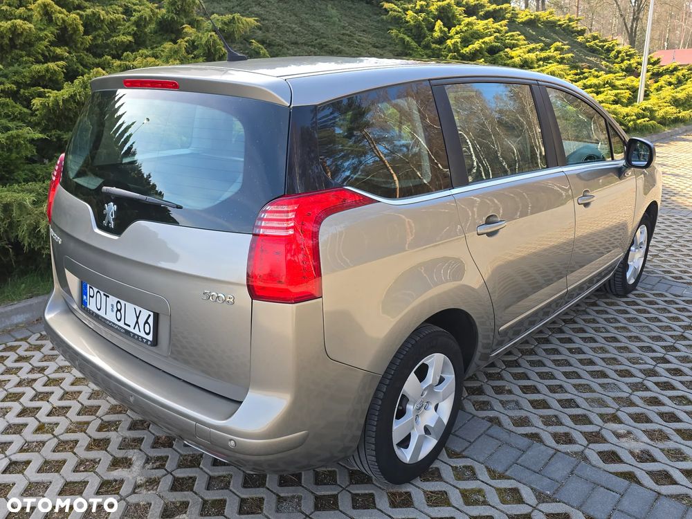 Peugeot 5008 - 5