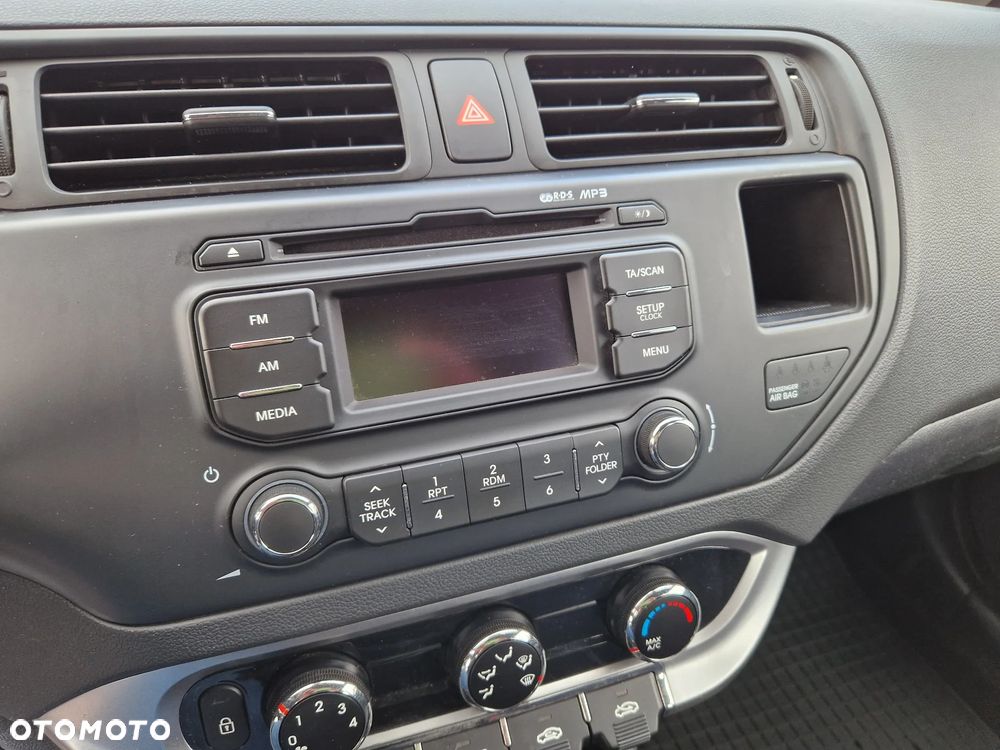 Kia Rio 1.2 L - 13
