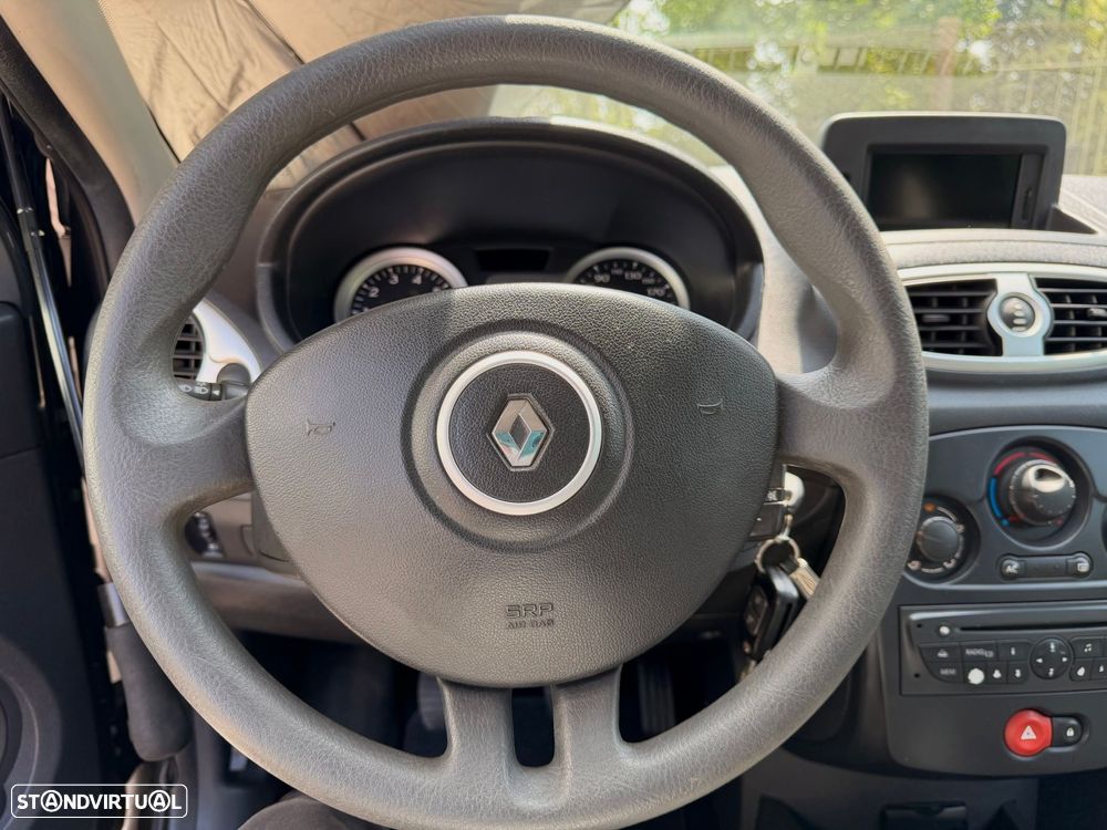 Renault Clio - 20