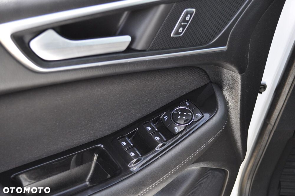 Ford S-Max - 16