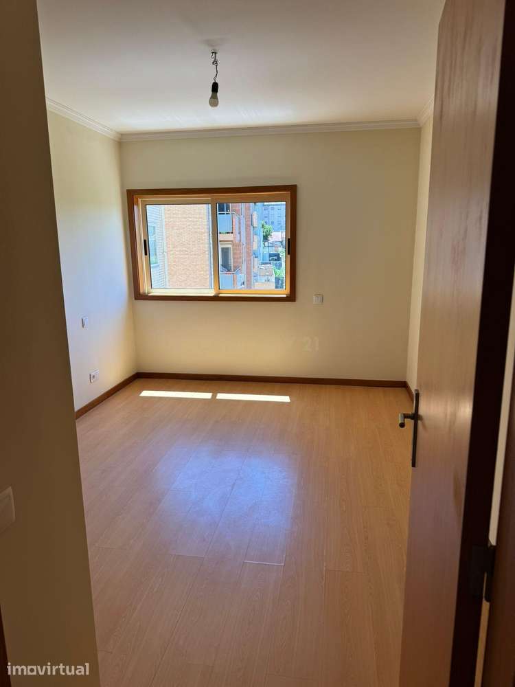 T2 com 129,2 m² | 2 Lugares de Garagem | Rio Tinto, Gondomar - Grande imagem: 4/21