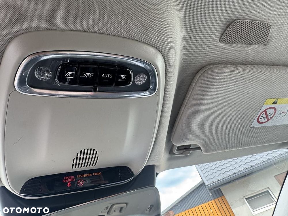 Volvo V90 D4 SCR Momentum Pro - 35