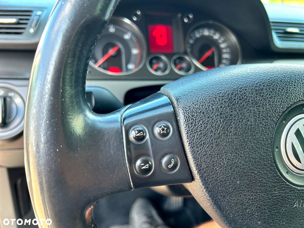 Volkswagen Passat 1.9 TDI Comfortline - 22