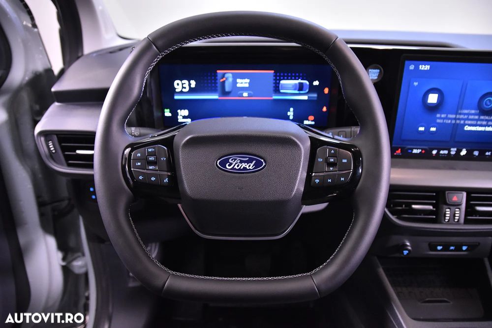 Ford Transit Courier Van - 13