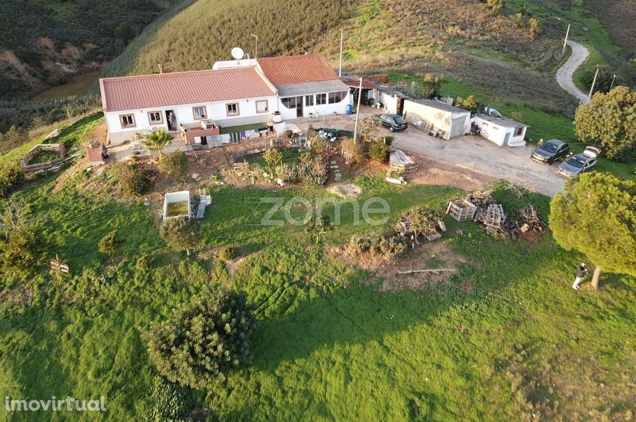 Moradia V3 + Terreno e Garagem em Caniné, Silves - Grande imagem: 4/51