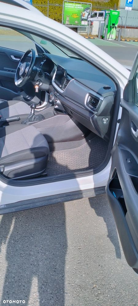 Kia Stonic 1.2 M - 11