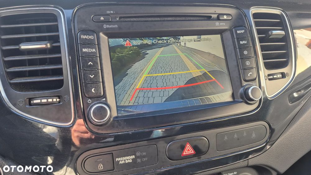 Kia Carens 1.6 GDI Attract - 10