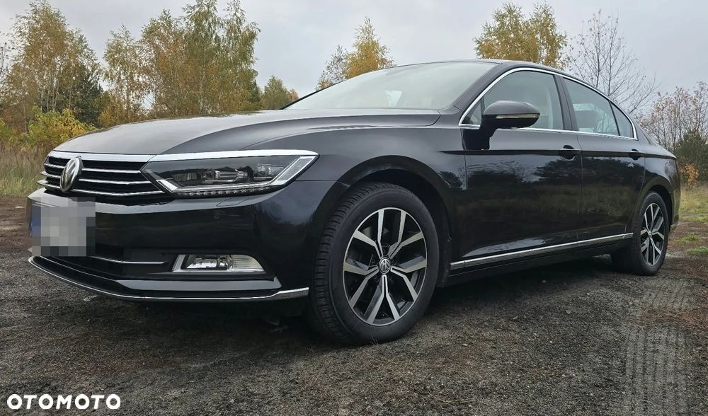 Volkswagen Passat - 1