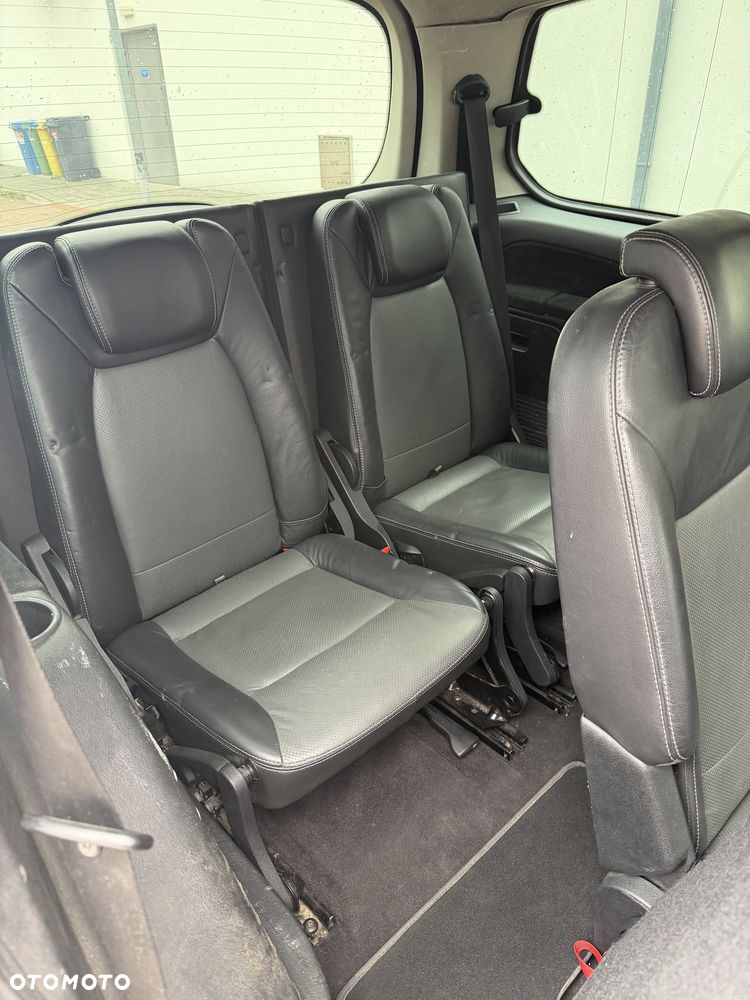 Ford Galaxy - 8